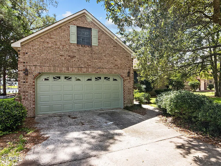 5722 Gondolier Dr — Photo 3