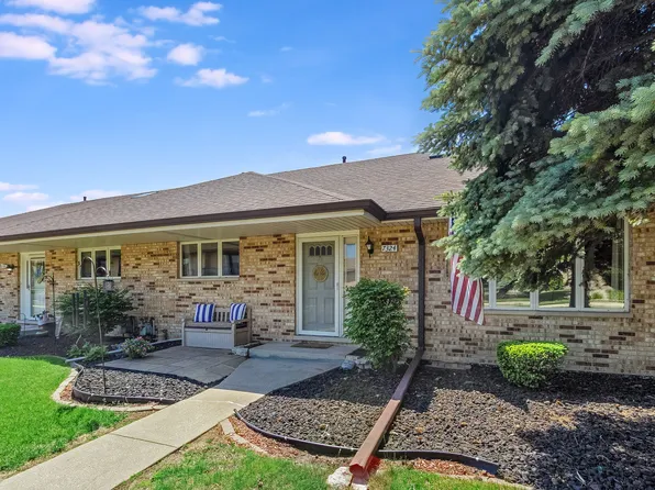 7324 W 152nd St #73, Orland Park, IL 60462