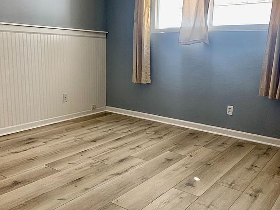 5th image of 4402 Parks Ave