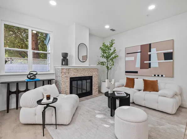 332 Deerwood Ct #1104, Mountain View, CA 94040