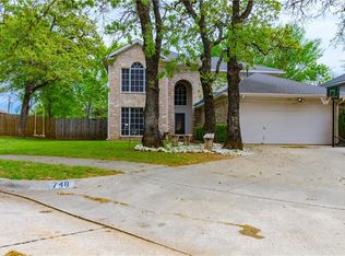 748 Cedar Leaf Cir, Lake Dallas, TX 75065