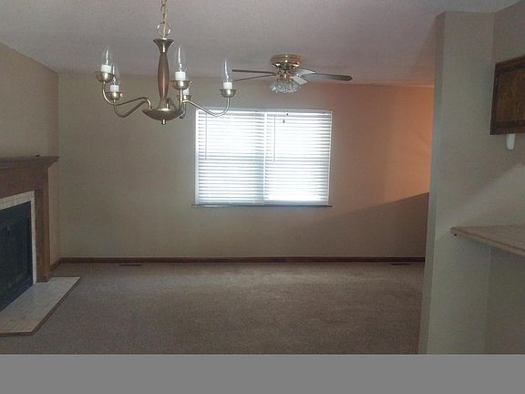 DINING ROOM AND LIVING ROOM, FRENCH DOORS GO FROM DINING ROOM TO DECK