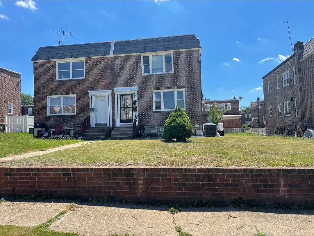 1208 Englewood St — Photo 1