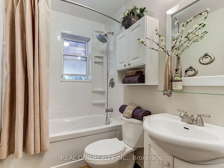 349 Horsham Ave — Photo 7