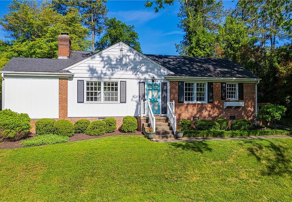 1st image of 212 Roslyn Hills Dr