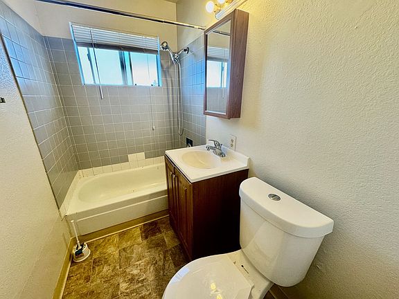 4th image of 170 21st St APT H