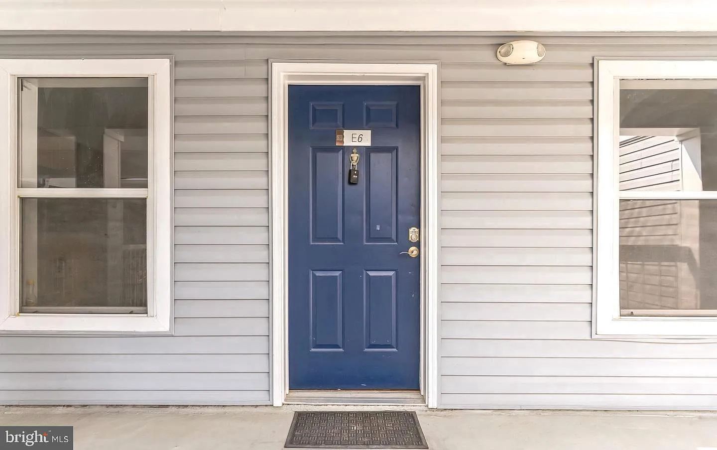 2 bed, 1.0 bath, 1000 sqft, $2,350 — Photo 1