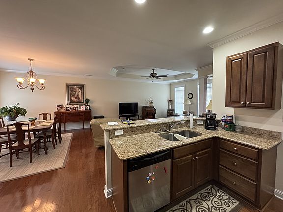 5th image of 126 Keeton Dr