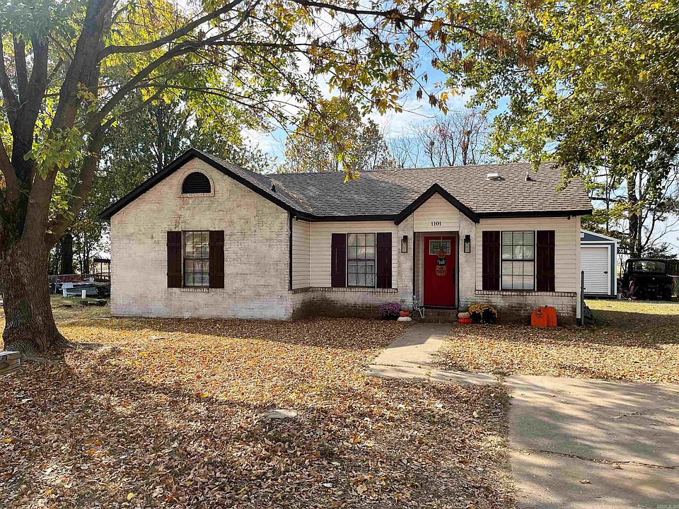 1st image of 1101 Country Ln