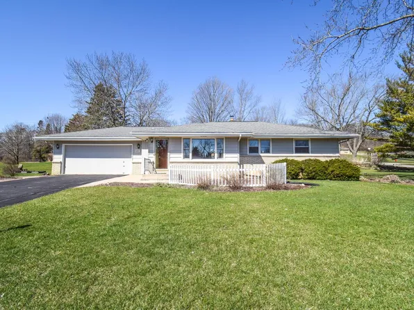 5237 South Andrae DRIVE, New Berlin, WI 53151