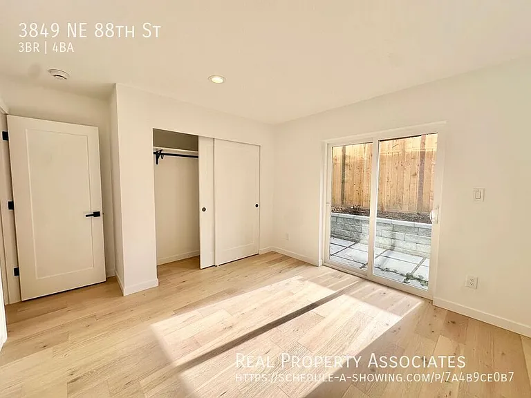 3849 NE 88th St — Photo 7
