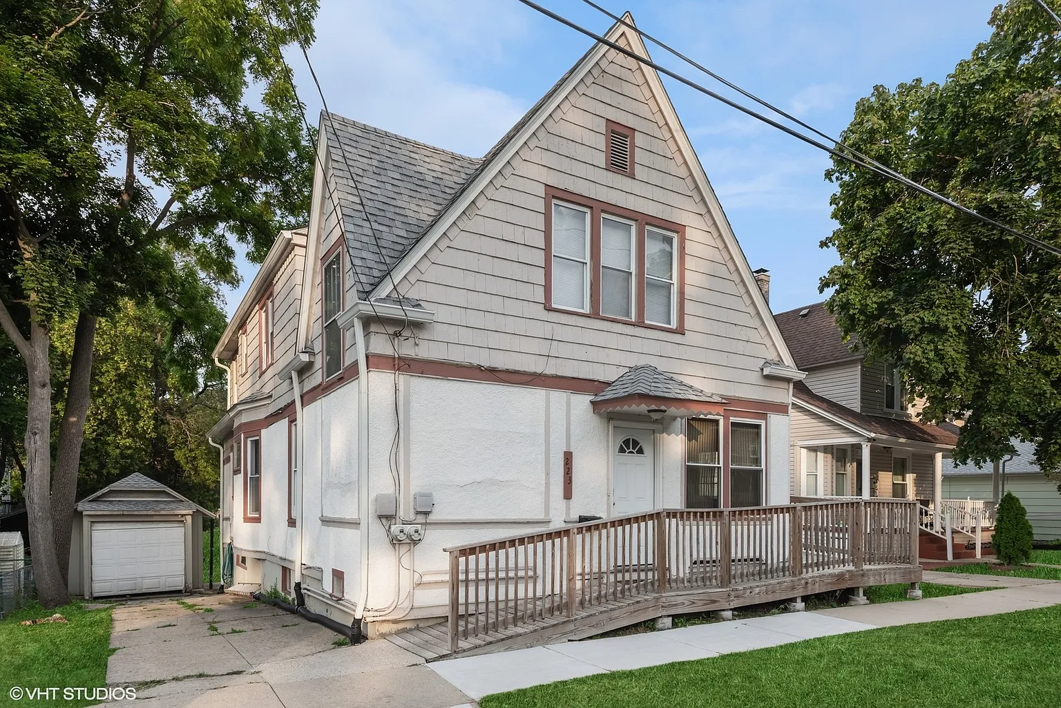 223 Harvey St photo 1