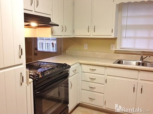 5th image of 3059 Larkspur Cir
