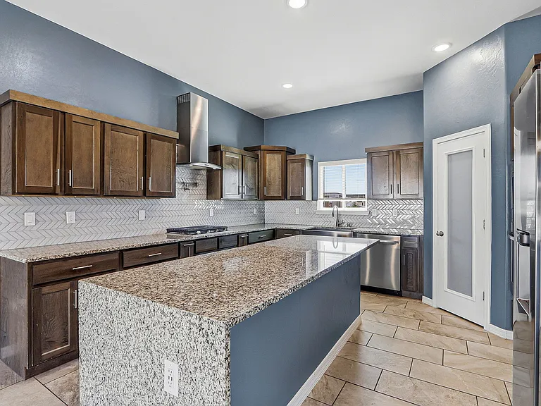 2300 Sammy Cervantes St — Photo 12