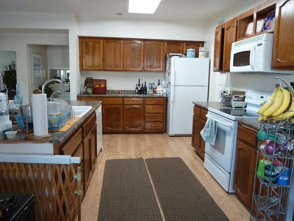 open floorplan kitchen