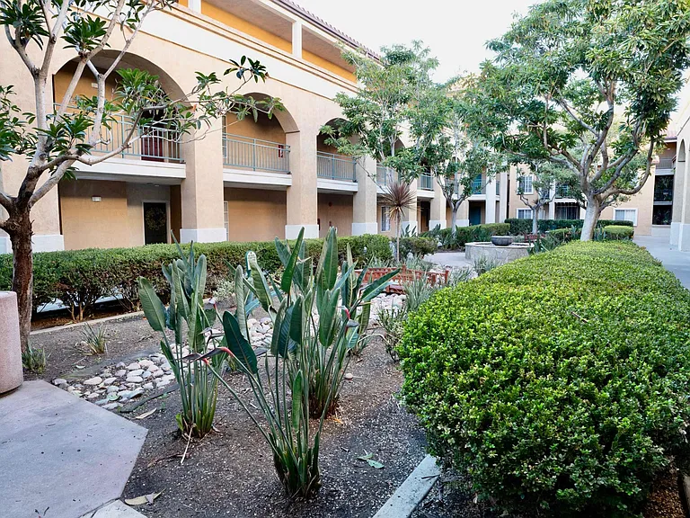 Lush landscaping!
