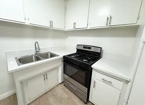 Mavis Plaza Apartments Photo 1