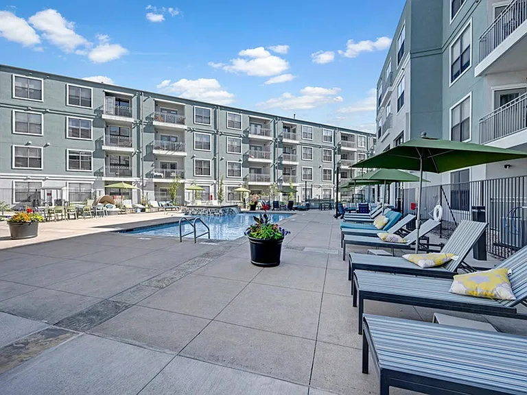 The Metro Apartments — Photo 13