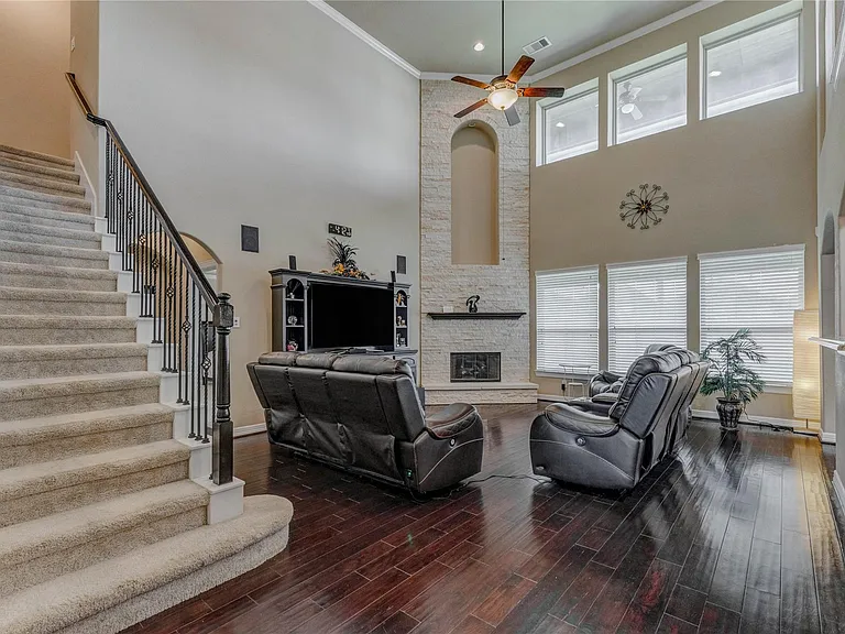 27810 Yorkshire Brook Ln — Photo 4