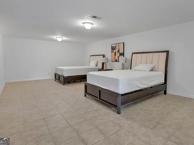 3442 Skyland Dr — Photo 10