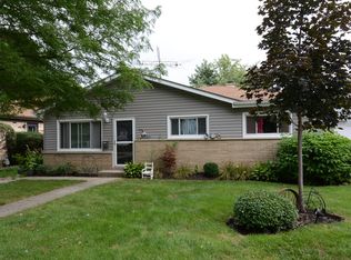 57 N Idlewild Ave, Mundelein, IL 60060