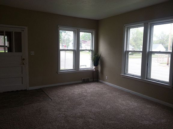 3rd image of 458 3rd St NE APT 1