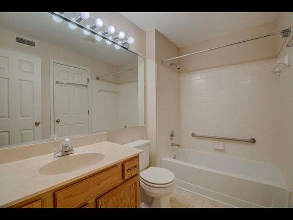 3rd image of 576 Cloverfield Ln APT 105