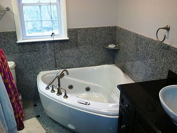 Jacuzzi in Master Bath