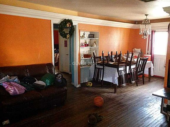 4th image of 1208 Chapman Dr