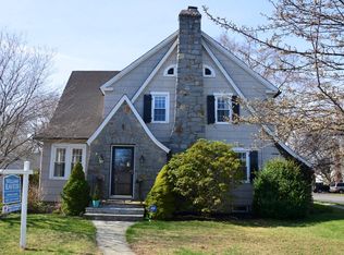 391 Lake Ave, Bridgeport, CT 06605