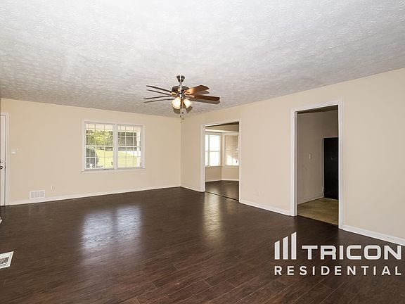 2nd image of 210 Southmoor Cir