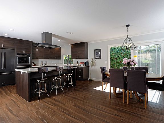5th image of 1725 Alta Vista Way