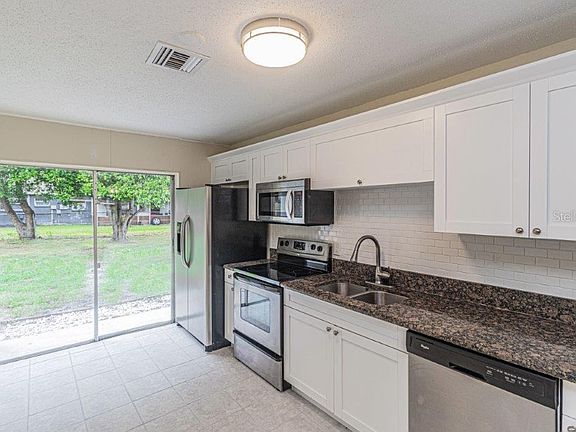 5th image of 3215 Delray Dr