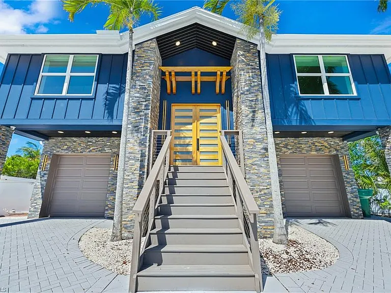 1836 Harbor Ln — Photo 3