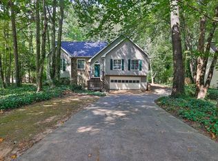 6025 Rolling Oaks Ln, Cumming, GA 30040
