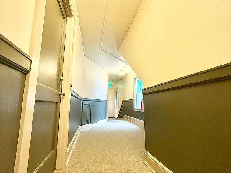 1522 E Olive Way — Photo 11