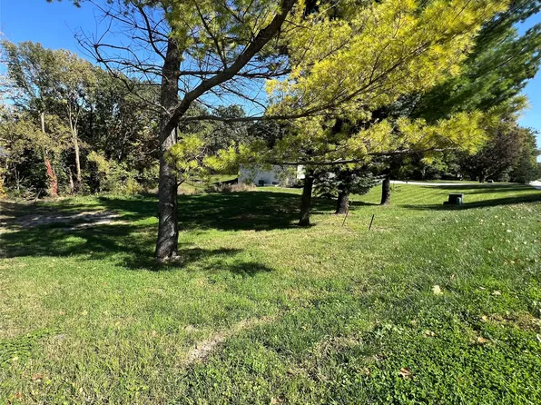 7333 NW Beaver Dr, Johnston, IA 50131
