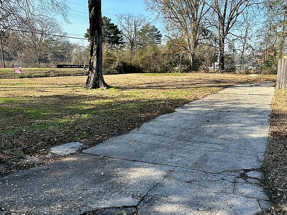 3rd image of 215 W Buffwood Dr