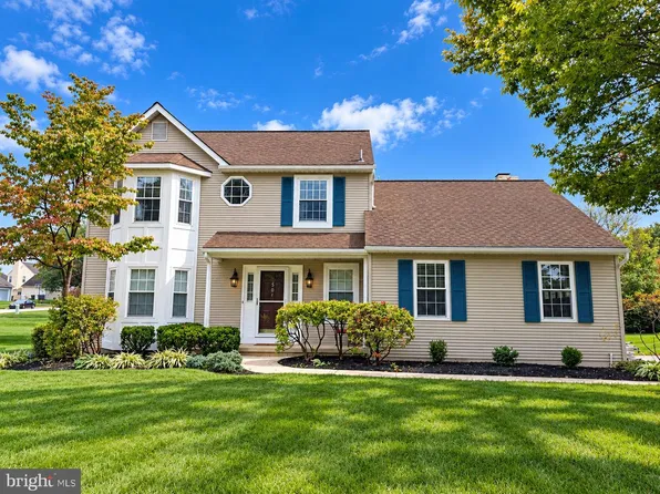 301 Dawns Edge Ln, Exton, PA 19341