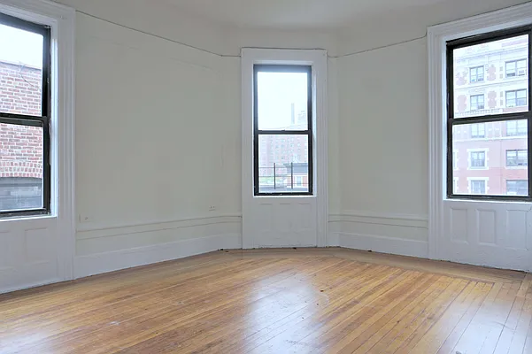 Rented by Metropolitan Equities | media 2