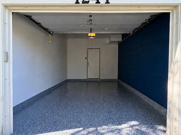 4th image of 1241 Tennyson Ln
