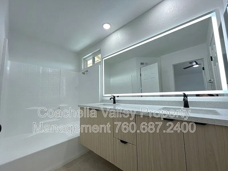 4 bed, 3.0 bath, 1769 sqft, $3,250 — Photo 4