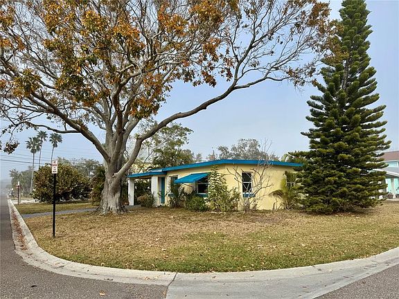 4th image of 200 10th Ave