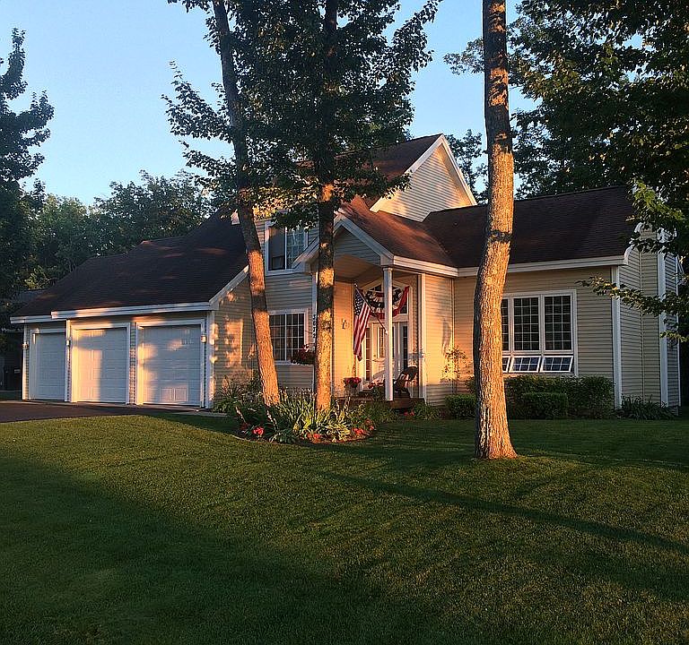 1st image of 3672 Oxford Dr