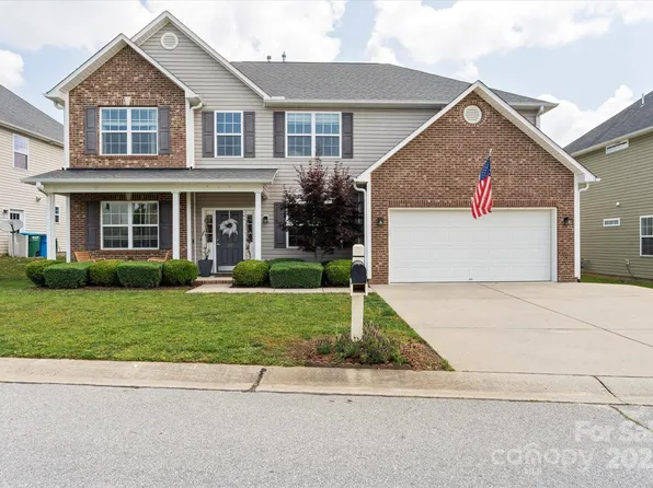 197 Roanoke Rd, Fletcher, NC 28732