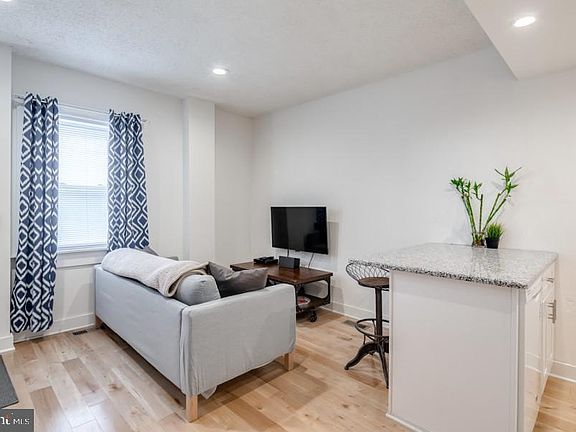 2nd image of 2532 Grays Ferry Ave #1R