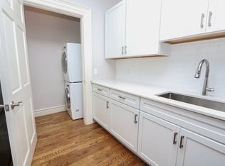 25 2nd St, Troy, NY 12180