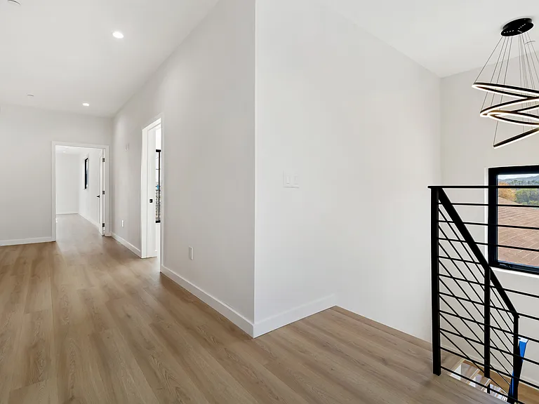6830 Lubao Ave — Photo 25