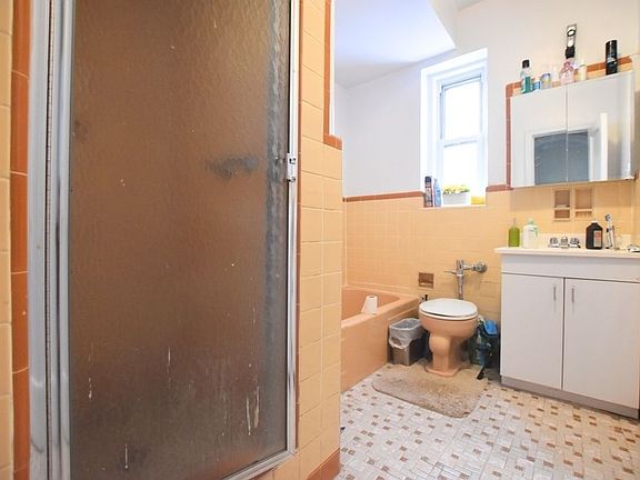 3rd image of 415 E 17th St APT 6L