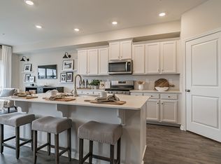 1085 Meadowlark Dr, Fogelsville, PA 18051